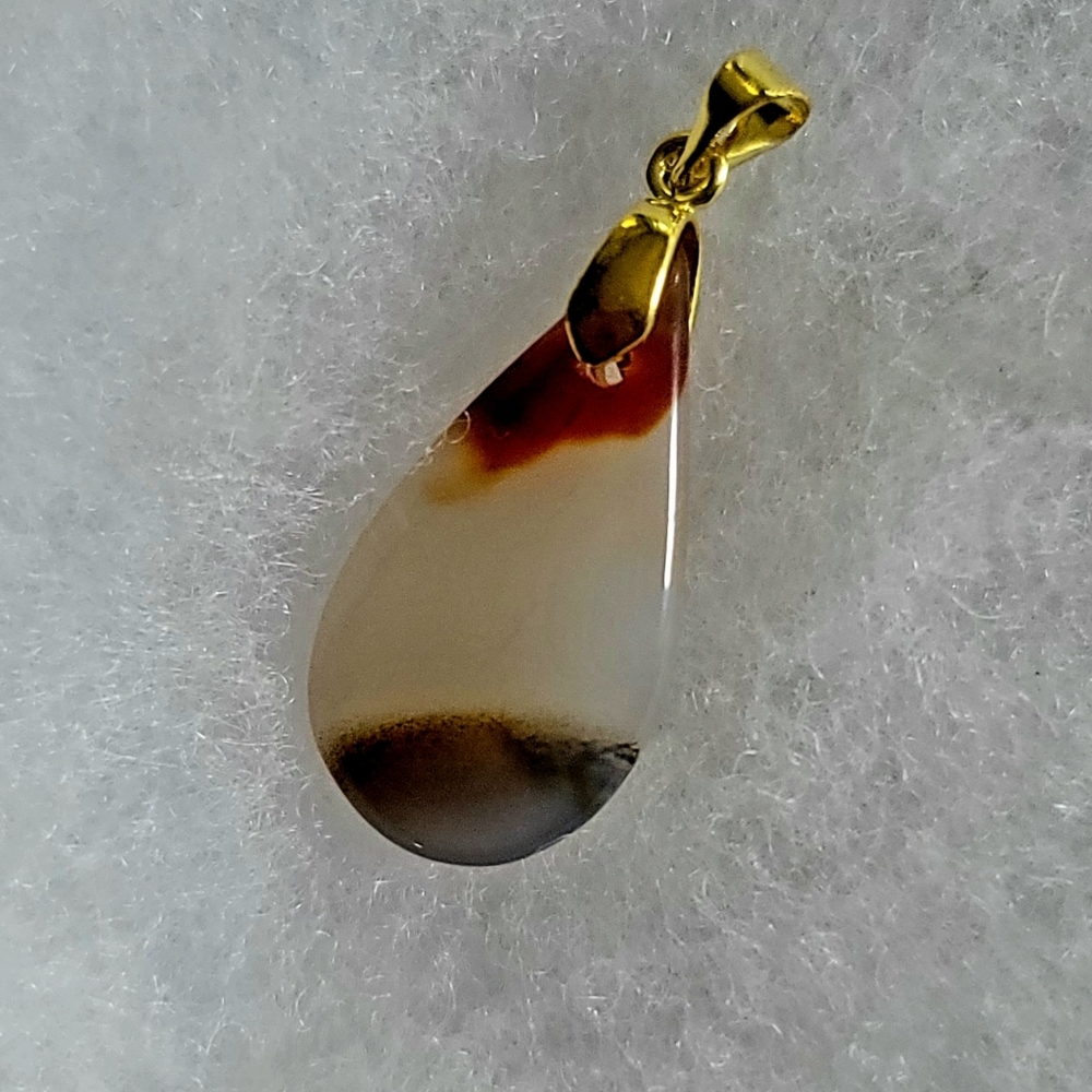FEEL CALM AND SAFE  WHEREVER YOU GO  WITH SPIRITUAL AGATE HEALING STONE  PENDANT